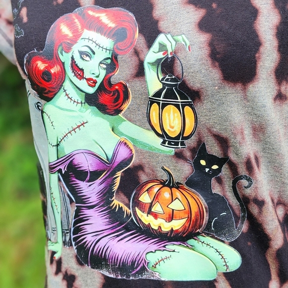 Sexy Zombie tie dyed by me tee - Picture 6 of 13